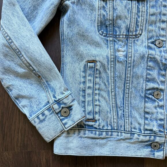 Abercrombie & Fitch Light Acid Wash Distressed Denim Jean Jacket XS - Picture 8 of 11